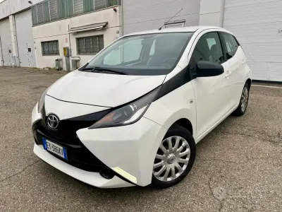 Usata Toyota Aygo 69 CV (50 kW) 2015 Bianco Utilitaria