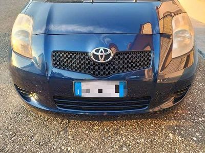 Usata Toyota Yaris Sol 69 CV (50 kW) 2007 Blu/azzurro Berlina