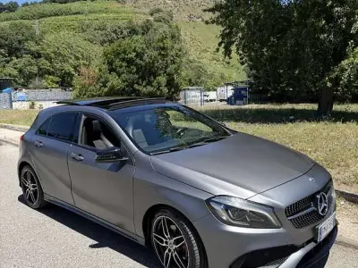 Usata Mercedes A180 Business 109 CV (80 kW) 2017 Grigio Utilitaria