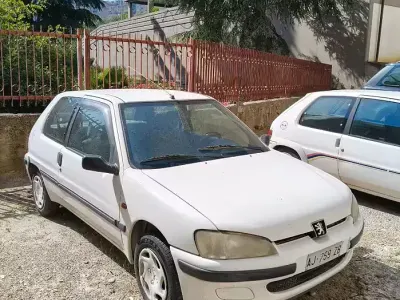 Usata Peugeot 106 50 CV (36 kW) 1996 Bianco Utilitaria
