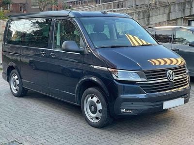 Usata VW California Beach 150 CV (110 kW) 2024 Starlight blue metallizzato Furgone