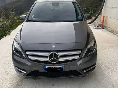 Usata Mercedes B200 Executive 136 CV (100 kW) 2012 Utilitaria