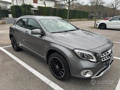 Usata Mercedes GLA200 136 CV (100 kW) 2018 Grigio SUV