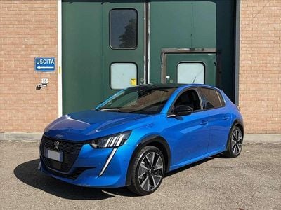 Usata Peugeot e-208 GT-line 100 kW (136 CV) 2020 Blu/azzurro Utilitaria