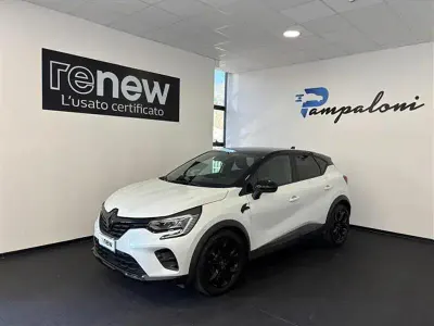 Second-hand Renault Captur Intens 160 CP (117 kW) 2022 Alb SUV