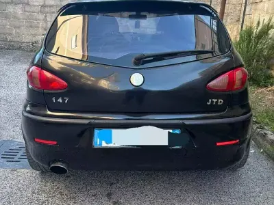 Usata Alfa Romeo 147 116 CV (85 kW) 2005 Nero Utilitaria