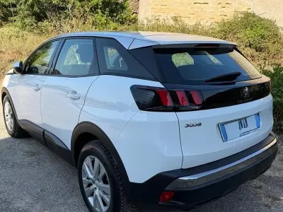 Usata Peugeot 3008 Active 120 CV (88 kW) 2018 Bianco SUV
