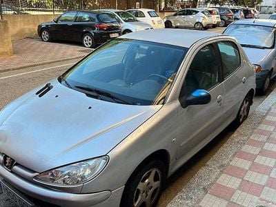 Begagnad Peugeot 206 88 HK (64 kW) 2008 Grå