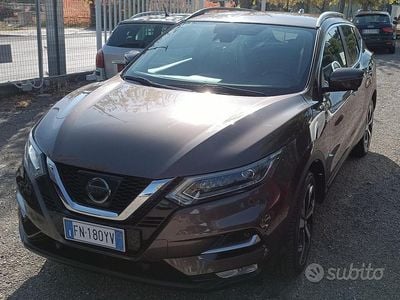 Usata Nissan Qashqai Tekna 131 CV (96 kW) 2018 Grigio SUV