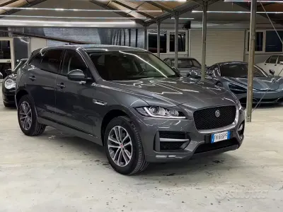 Begagnad Jaguar F-Pace R-Sport 241 HK (177 kW) 2018 Grå SUV