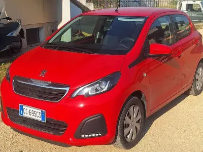 Usata Peugeot 108 Active 72 CV (52 kW) 2020 Rosso Utilitaria