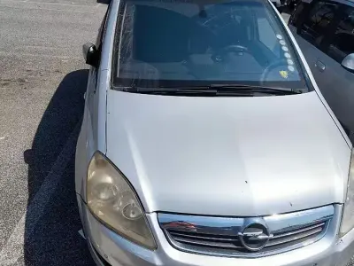 Usata Opel Zafira 120 CV (88 kW) 2008 Monovolume