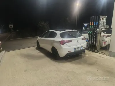 Usata Alfa Romeo Giulietta 170 CV (125 kW) 2010 Bianco Utilitaria
