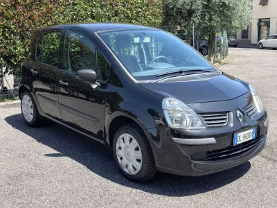 Usata Renault Modus 75 CV (55 kW) 2007 Nero Monovolume