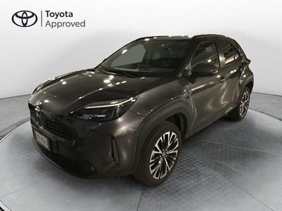 Grigio Usata 2023 Toyota Yaris Cross Lounge SUV | 24.200 € (Buon prezzo)