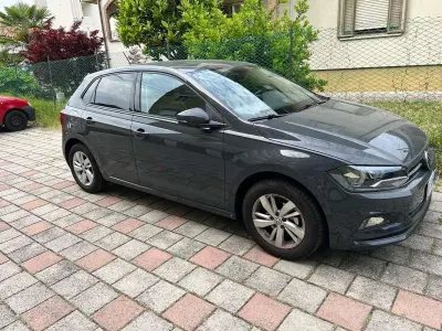 Usata VW Polo Comfortline 80 CV (58 kW) 2020 Grigio Utilitaria