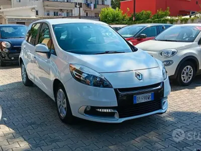 Usata Renault Scénic III XMOD 110 CV (80 kW) 2013 Bianco Monovolume