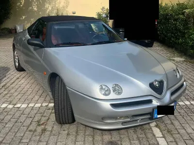 Usata Alfa Romeo Spider 155 CV (114 kW) 1999 Argento Cabrio