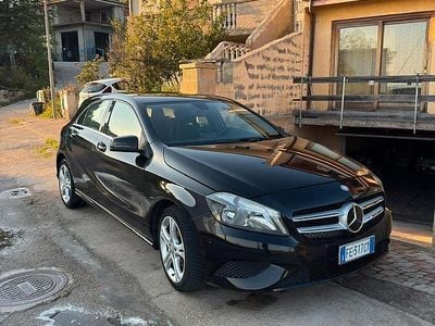 Usata Mercedes A180 109 CV (80 kW) 2015 Nero Berlina