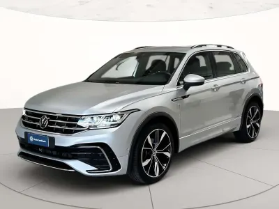 Usata VW Tiguan R-line 150 CV (110 kW) 2023 Reflex silver metallizzato SUV