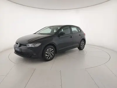 Usata VW Polo Life 95 CV (69 kW) 2025 Deep black perlato Utilitaria
