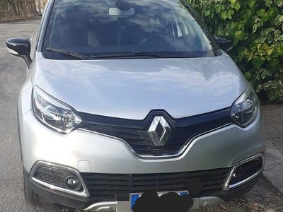 Usata Renault Captur 90 CV (66 kW) 2016 Grigio SUV