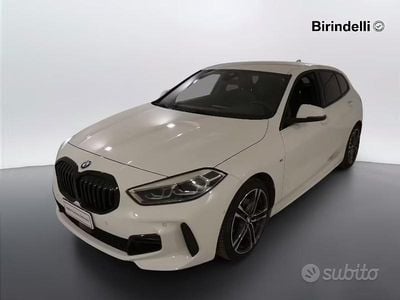 Begagnad BMW 118 M Sport 150 HK (110 kW) 2023 Vit Halvkombi