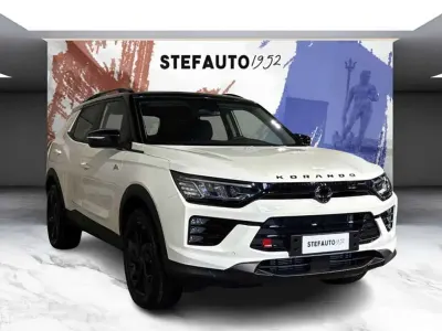 Nuova KGM Korando 163 CV (119 kW) 2026 Grand white con tetto e spoile SUV