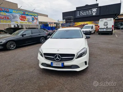 Usata Mercedes A200 Premium 136 CV (100 kW) 2016 Bianco Utilitaria