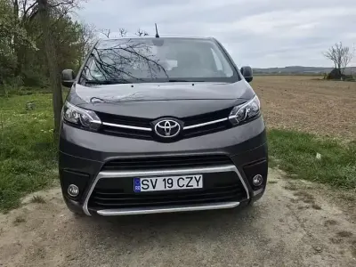 Usata Toyota Proace 120 CV (88 kW) 2019 Grigio Monovolume