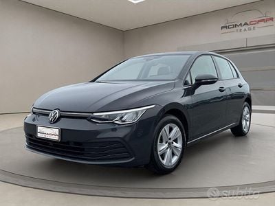 Usata VW Golf VIII Life 110 CV (80 kW) 2023 Grigio Berlina