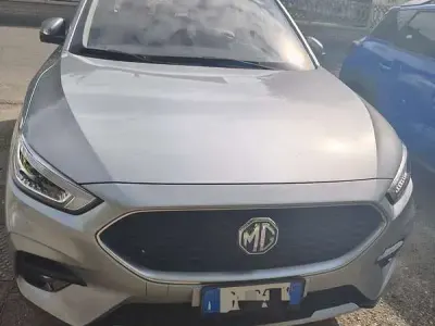 Usata MG ZS Luxury 111 CV (81 kW) 2024 Grigio SUV