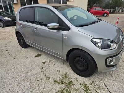 Begagnad VW up! 67 HK (49 kW) 2013 Grå Halvkombi