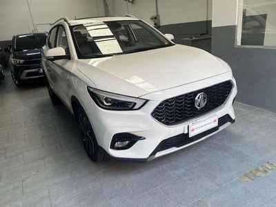 Usata MG ZS Luxury 111 CV (81 kW) 2024 Bianco SUV
