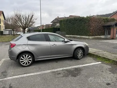 Usata Alfa Romeo Giulietta 82 CV (60 kW) 2013 Grigio Utilitaria