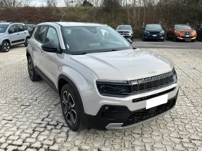 Begagnad Jeep Avenger Summit 101 HK (74 kW) 2025 SUV