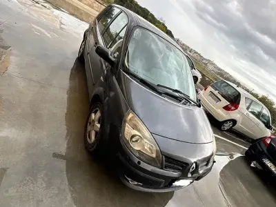 Usata Renault Scénic II 111 CV (81 kW) 2007 Grigio Monovolume