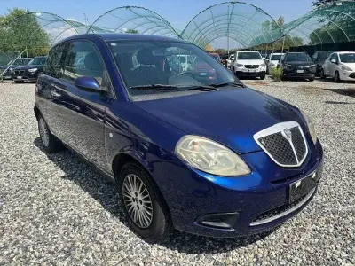 Usata Lancia Ypsilon 60 CV (44 kW) 2007 Blu Utilitaria