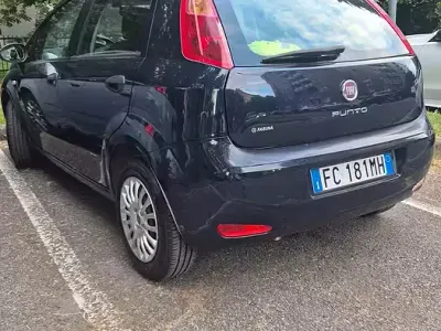 Usata Fiat Punto 69 CV (50 kW) 2016 Blu Utilitaria