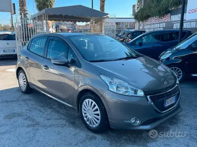 Usata Peugeot 208 91 CV (66 kW) 2014 Marrone Utilitaria