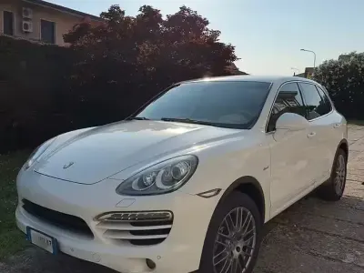Usata Porsche Cayenne 239 CV (175 kW) 2012 Bianco SUV
