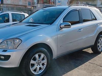 Usata Mercedes ML320 224 CV (164 kW) 2007 Argento SUV