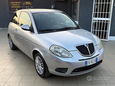 Usata Lancia Ypsilon 59 CV (43 kW) 2010 Grigio Utilitaria