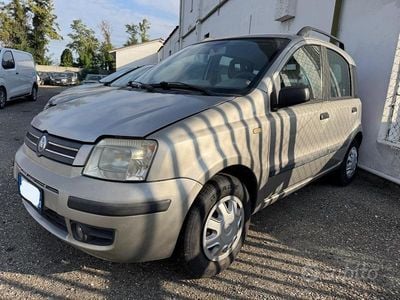 Grigio Usata 2004 Fiat Panda Dynamic Utilitaria | 1750 € (Ottimo prezzo)