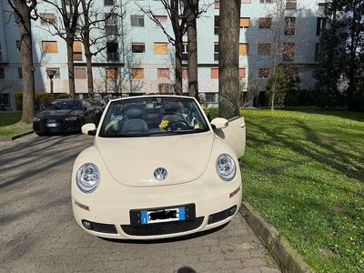 Usata VW New Beetle 116 CV (85 kW) 2005 Beige Utilitaria