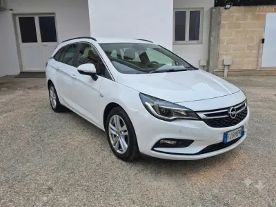 Usata Opel Astra Innovation 136 CV (100 kW) 2017 Bianco Station wagon