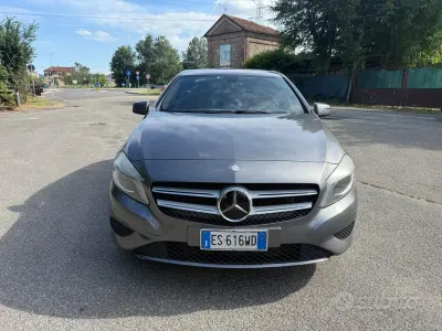 Usata Mercedes A180 Premium 109 CV (80 kW) 2013 Grigio Utilitaria