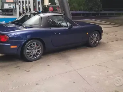 Usata Mazda MX5 132 CV (97 kW) 2003 Bluazzurro Cabrio