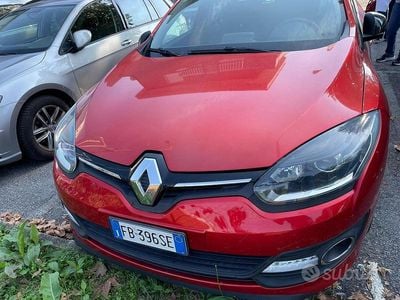 Usata Renault Mégane III LIMITED 120 CV (88 kW) 2015 Rosso Station wagon