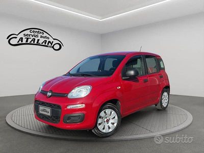 Usata Fiat Panda Lounge 69 CV (50 kW) 2013 Rosso Utilitaria